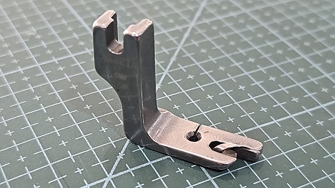 PIE DOBLADILLADOR MÁQUINA RECTA IND 1/16